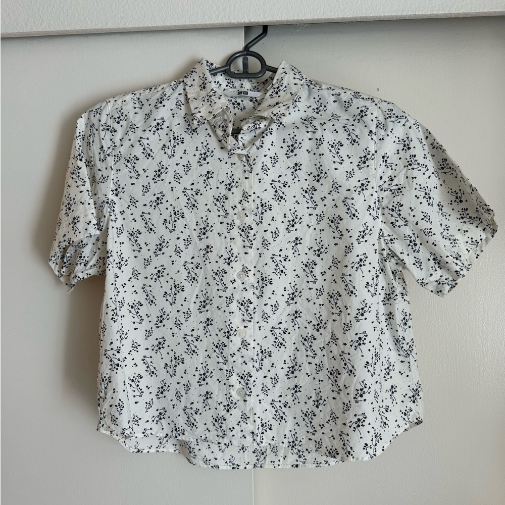 UNIQLO Japan black and white floral button up